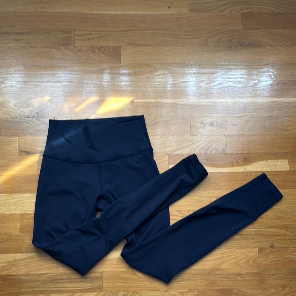 Lululemon navy blue leggings (older wunder under version)